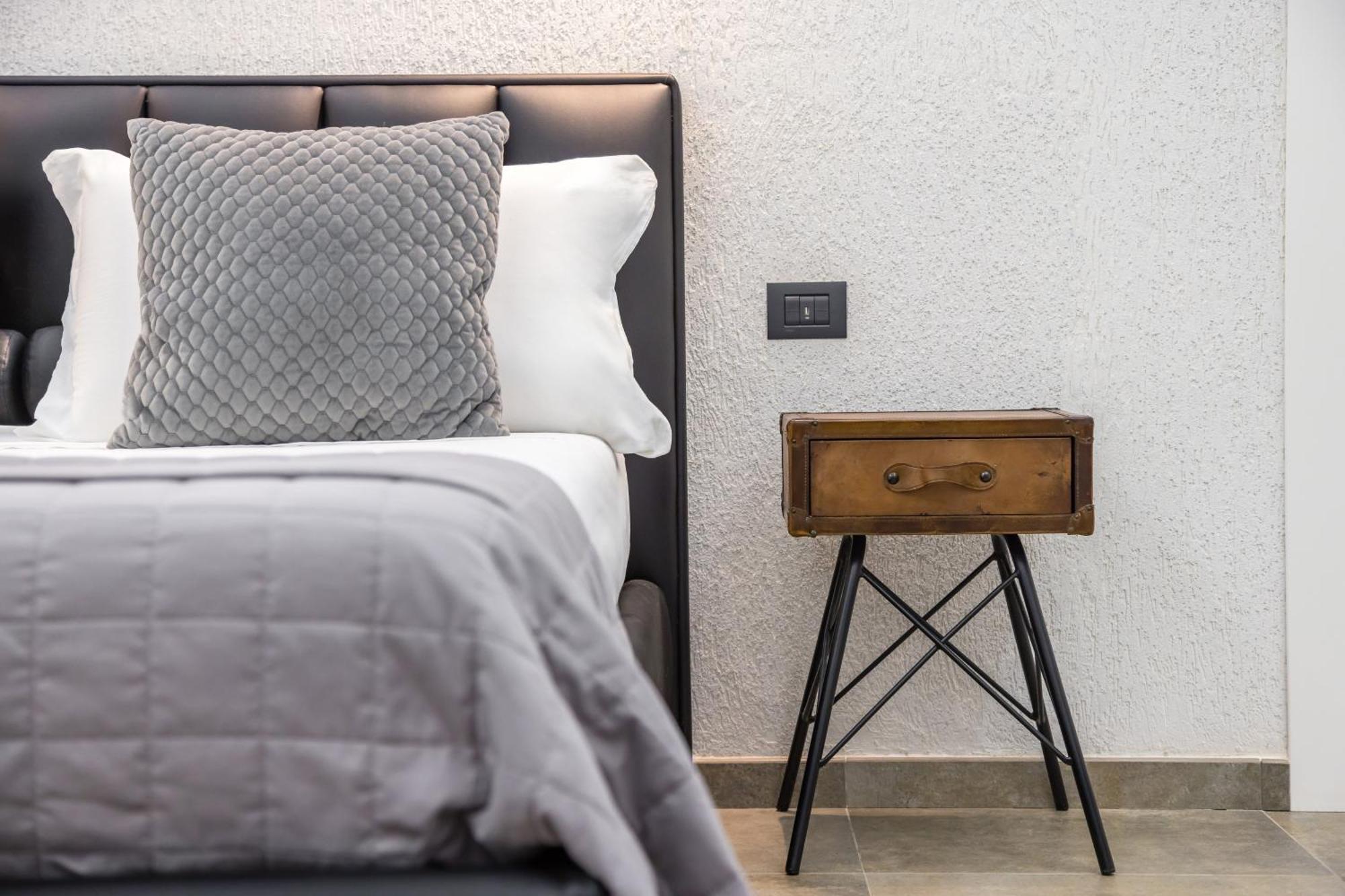 Palazzo Mormando - Industrial Apartment 那不勒斯 外观 照片